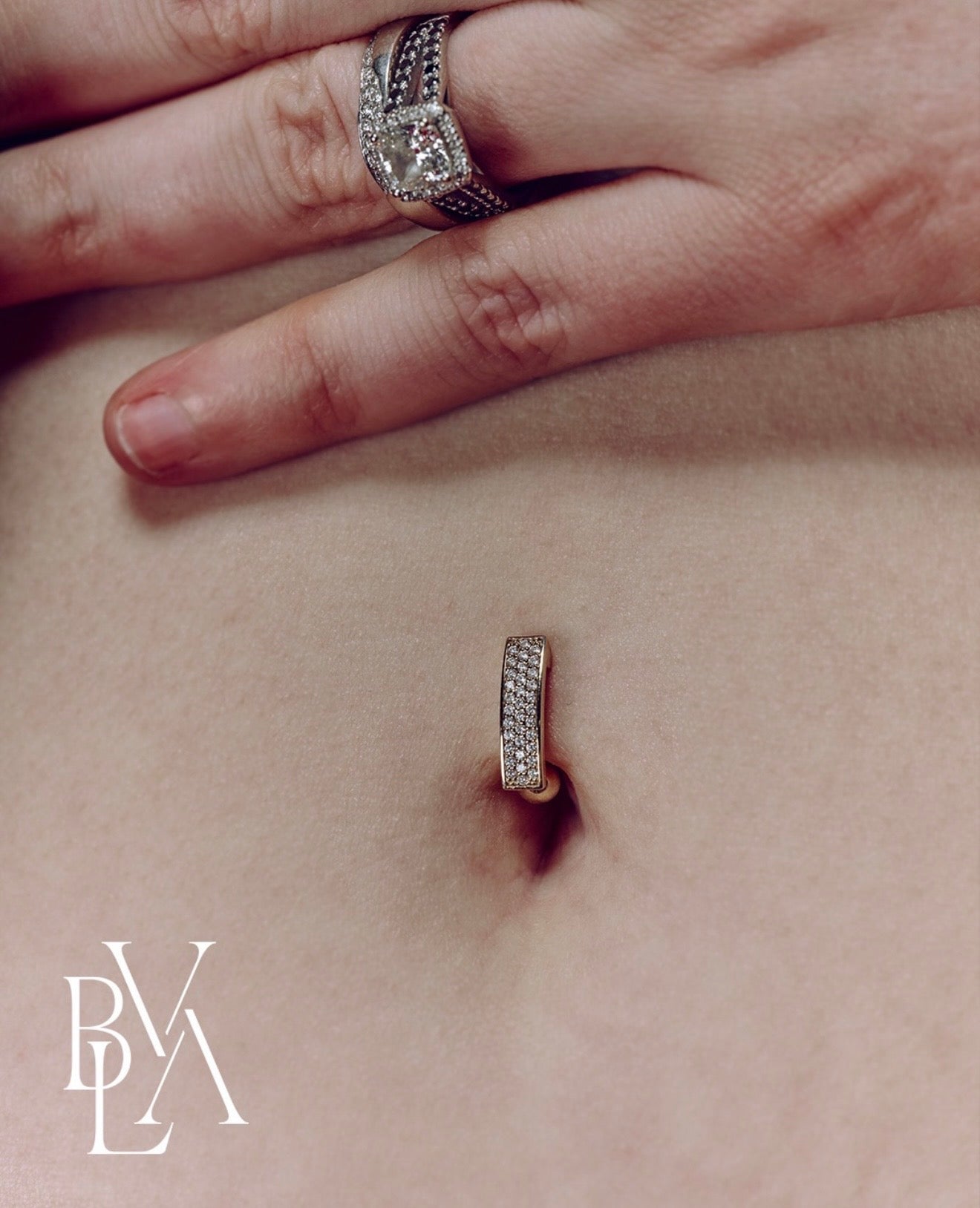 BVLA - Kenari - Comfort Fit Curved Barbell with Diamonds