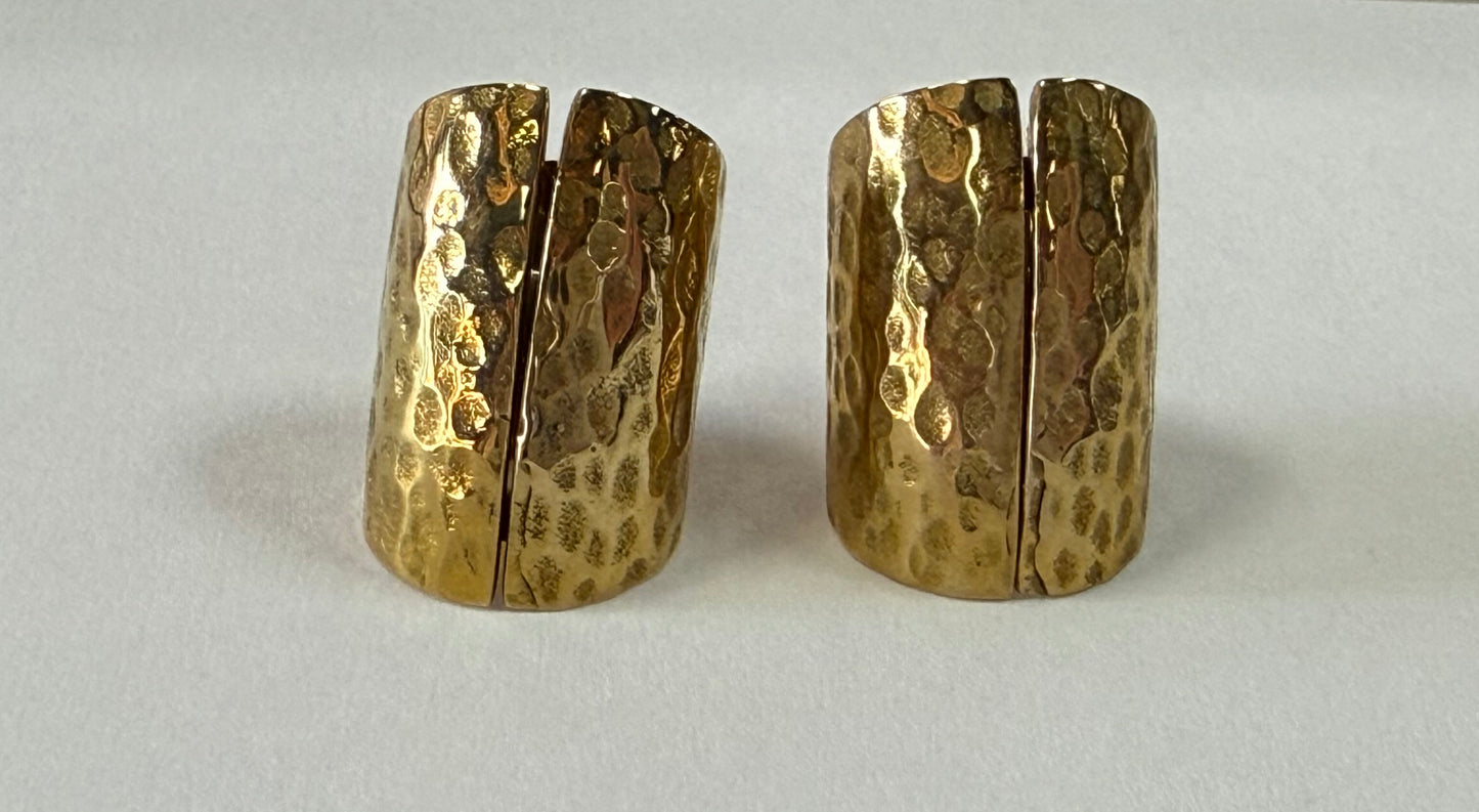 Hammered Lobe Clicker from Oracle