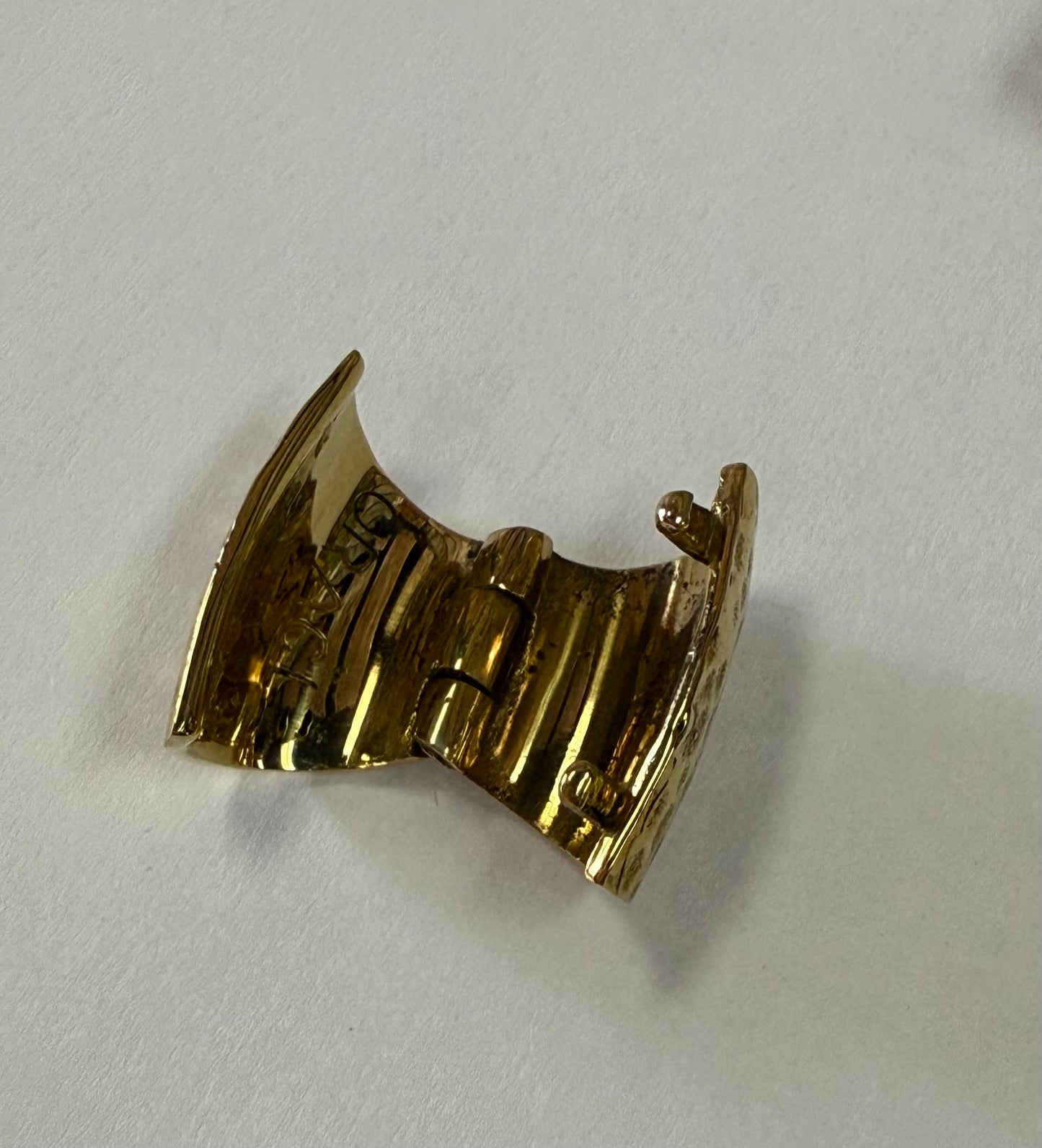 Hammered Lobe Clicker from Oracle