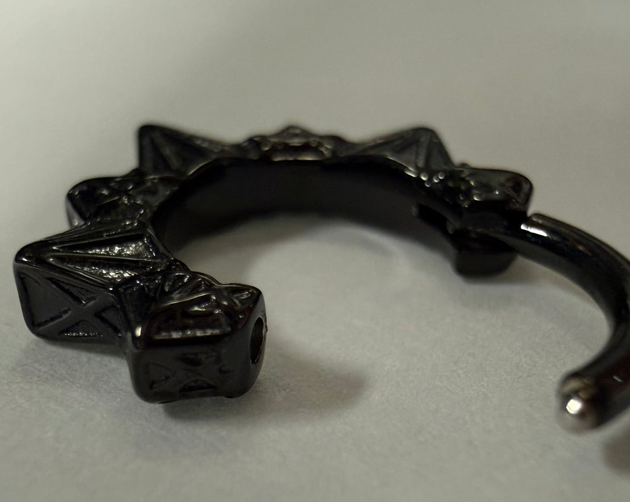 Clash - PVD coated Obsidian - Clicker by Tether
