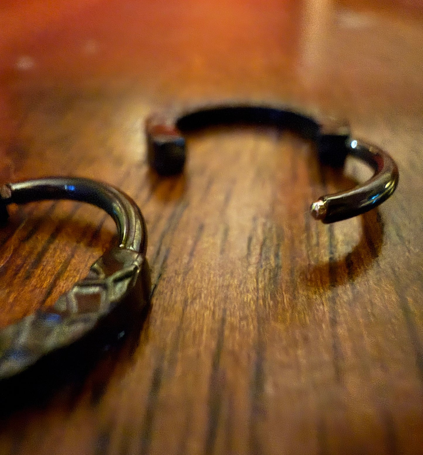 Solare - PVD coated obsidian - Clicker by Tether